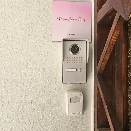 Maggie's Blissful Escape Apartment *