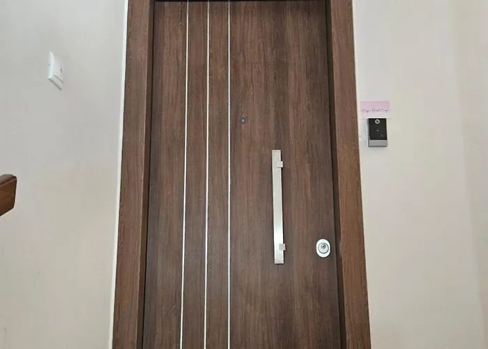 Maggie's Blissful Escape * 루트라키