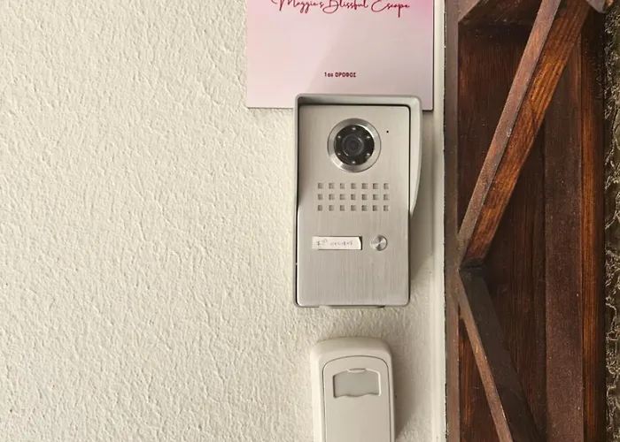 Maggie's Blissful Escape Apartman *